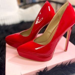NWOT Madden Girl Pumps